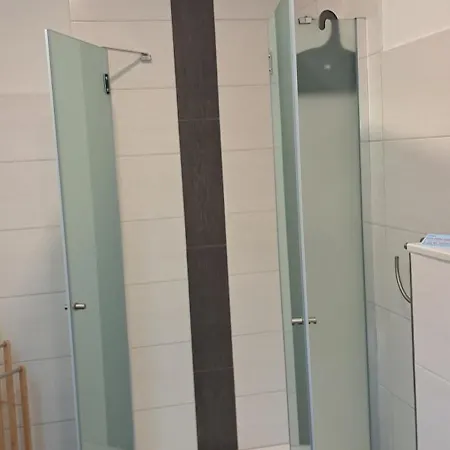 Am Mit Kleinem Boot Und 3er Kajak Und 2 Sup *