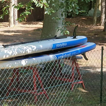 Am Mit Kleinem Boot Und 3er Kajak Und 2 Sup アパート シュトルコウ