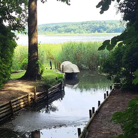 Am Mit Kleinem Boot Und 3er Kajak Und 2 Sup Διαμέρισμα *