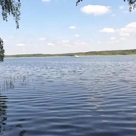 Am Mit Kleinem Boot Und 3er Kajak Und 2 Sup アパート