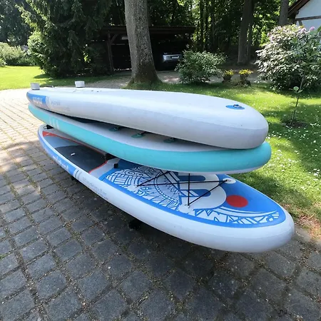 Am Mit Kleinem Boot Und 3er Kajak Und 2 Sup