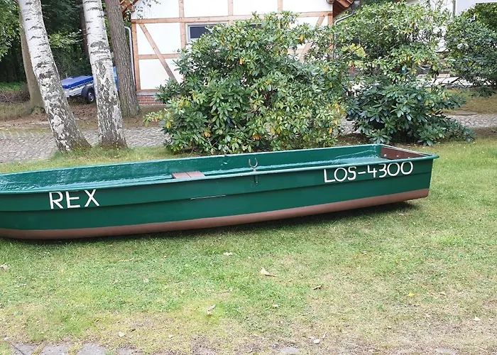 Am Mit Kleinem Boot Und 3er Kajak Und 2 Sup *